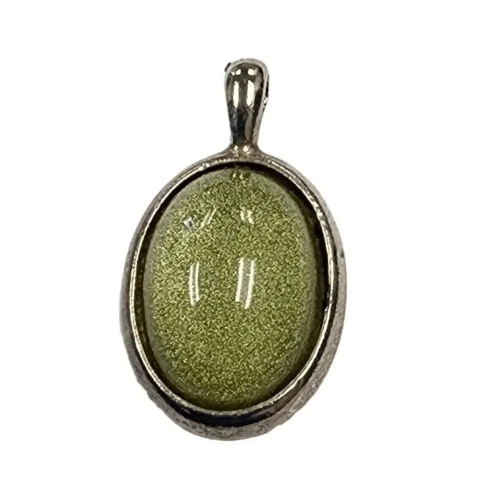 Vintage Green Stone Pendant Silver Tone